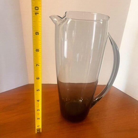 Vintage MCM Morgantown Normandie Smoke Gray Glass Cocktail Pitcher & Six Martini - Picture 8 of 9